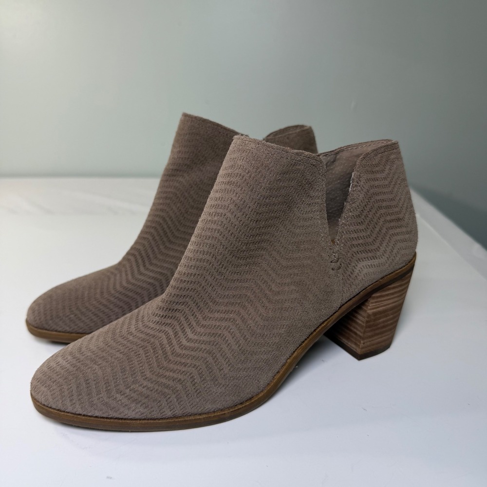 Lucky Brand Pickla Taupe Suede Chevron Textured Ankle‎ Boots 8.5M Heel Booties